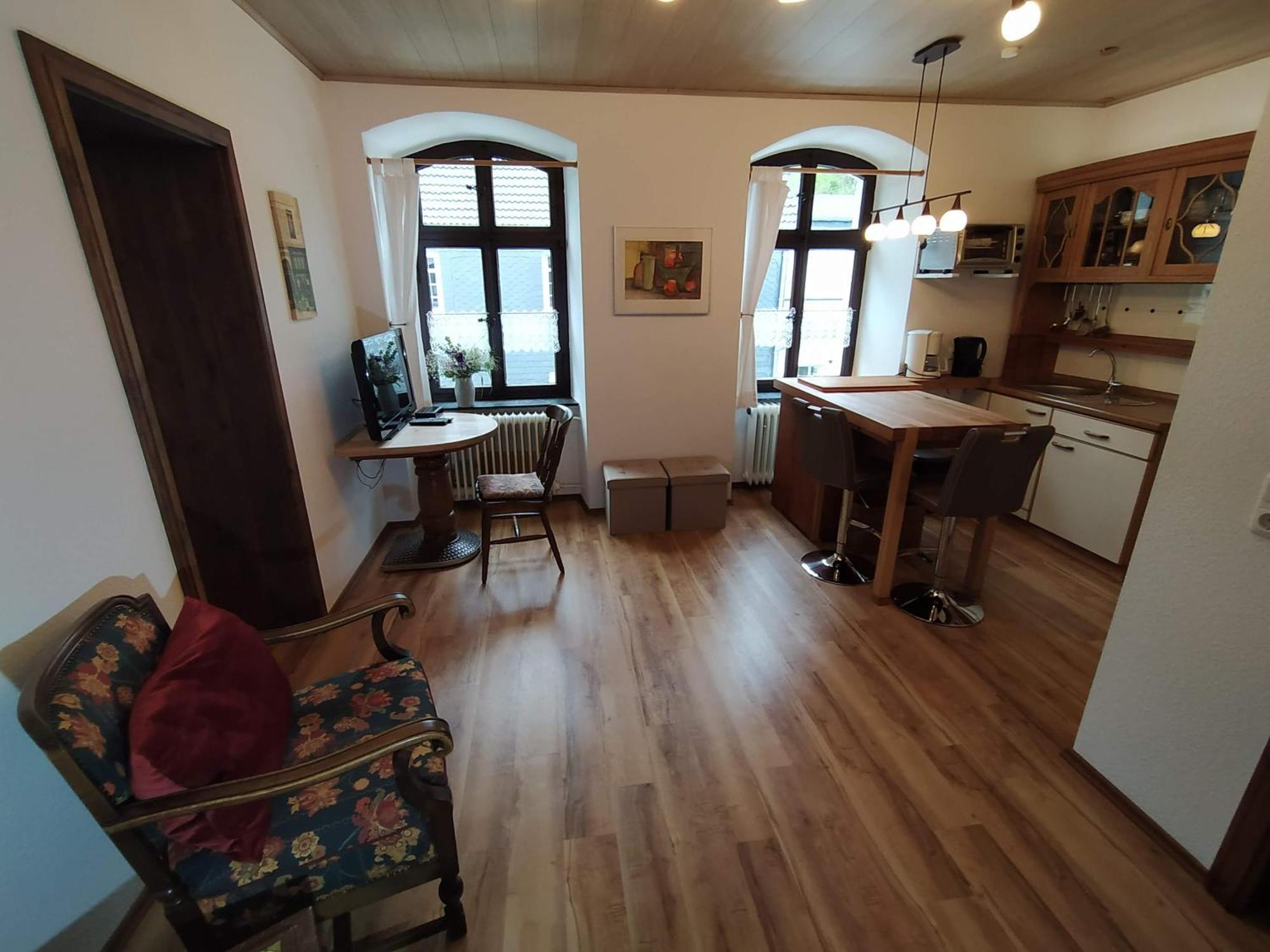 לנסטאט Ferienwohnung Sauerland Burgfenster מראה חיצוני תמונה